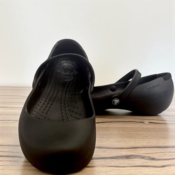 Crocs Alice Work Mary Jane Flat Black Size 5 EUC - Picture 1 of 6